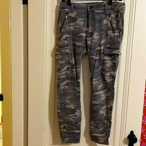 Like new Mavi Camo pants